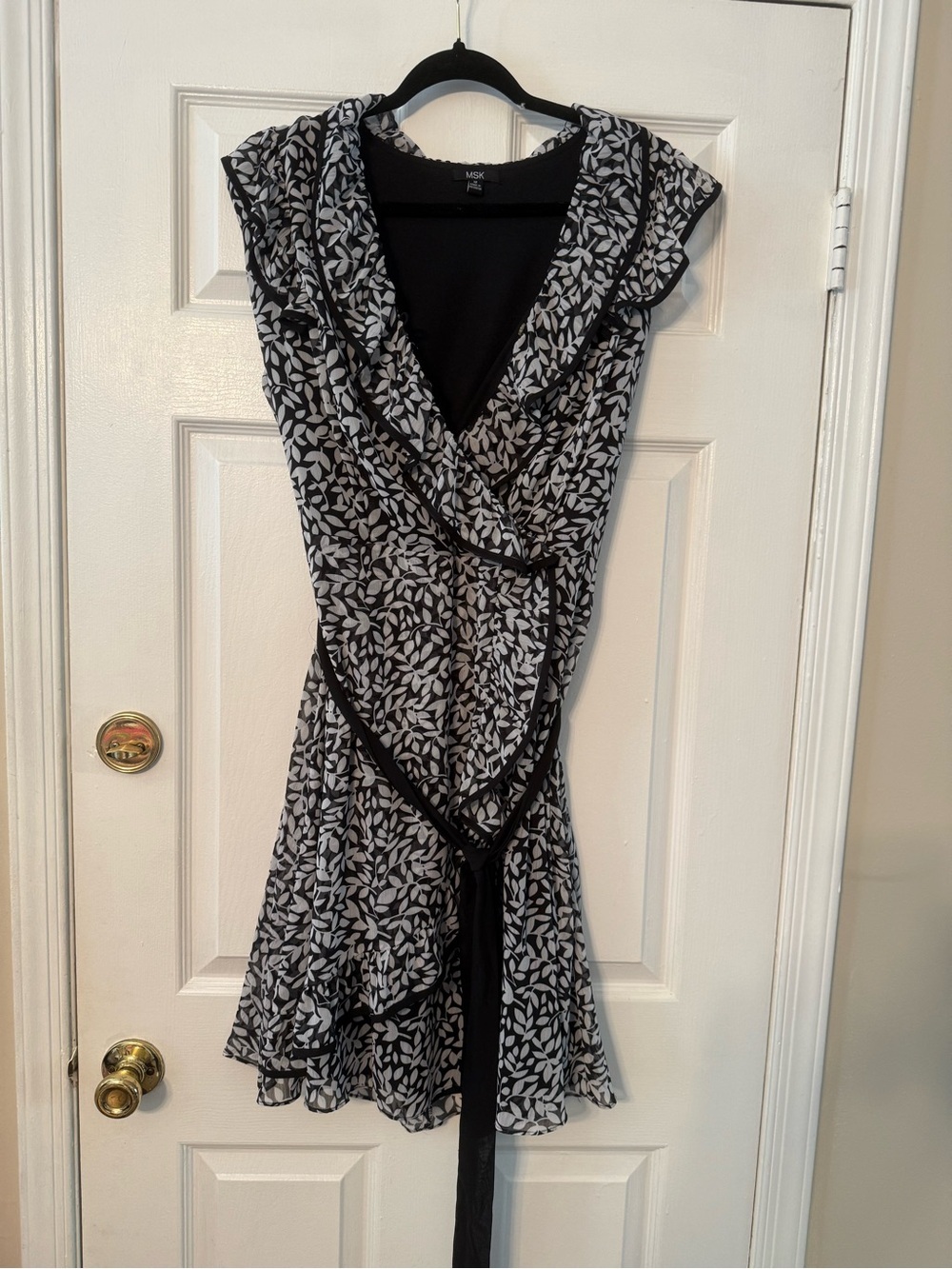 MSK Black and White Leaf-Print Wrap-Style Mini Dress